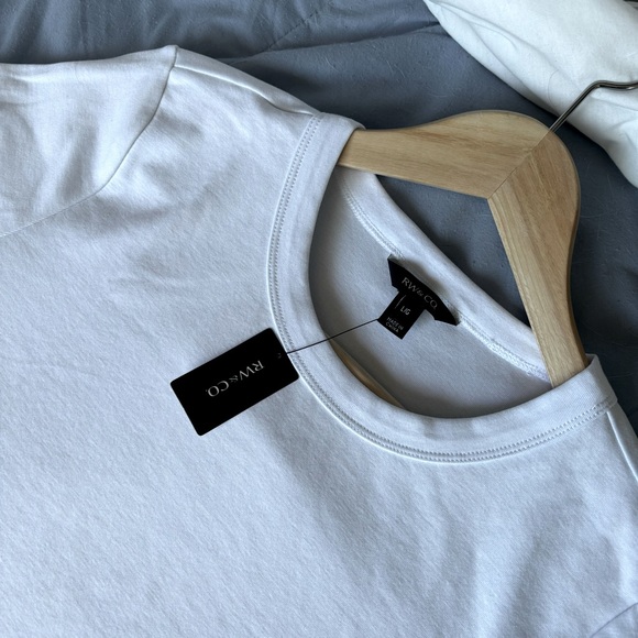 RW&Co Basic White Crew Neck T-Shirt *NWT* Large - Picture 5 of 9